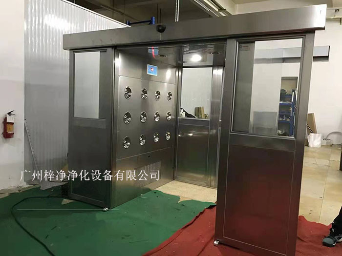 貨淋室是人員和貨物進入潔凈室所必需的通道，它可以減少貨物進出潔凈室所帶來的污染問題。